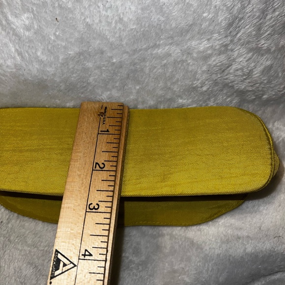 Baggallini cosmetics case in mustard yellow - Picture 8 of 8